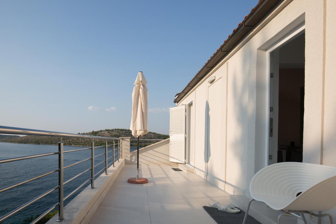 Vila Visnjic Grebastica Exterior photo